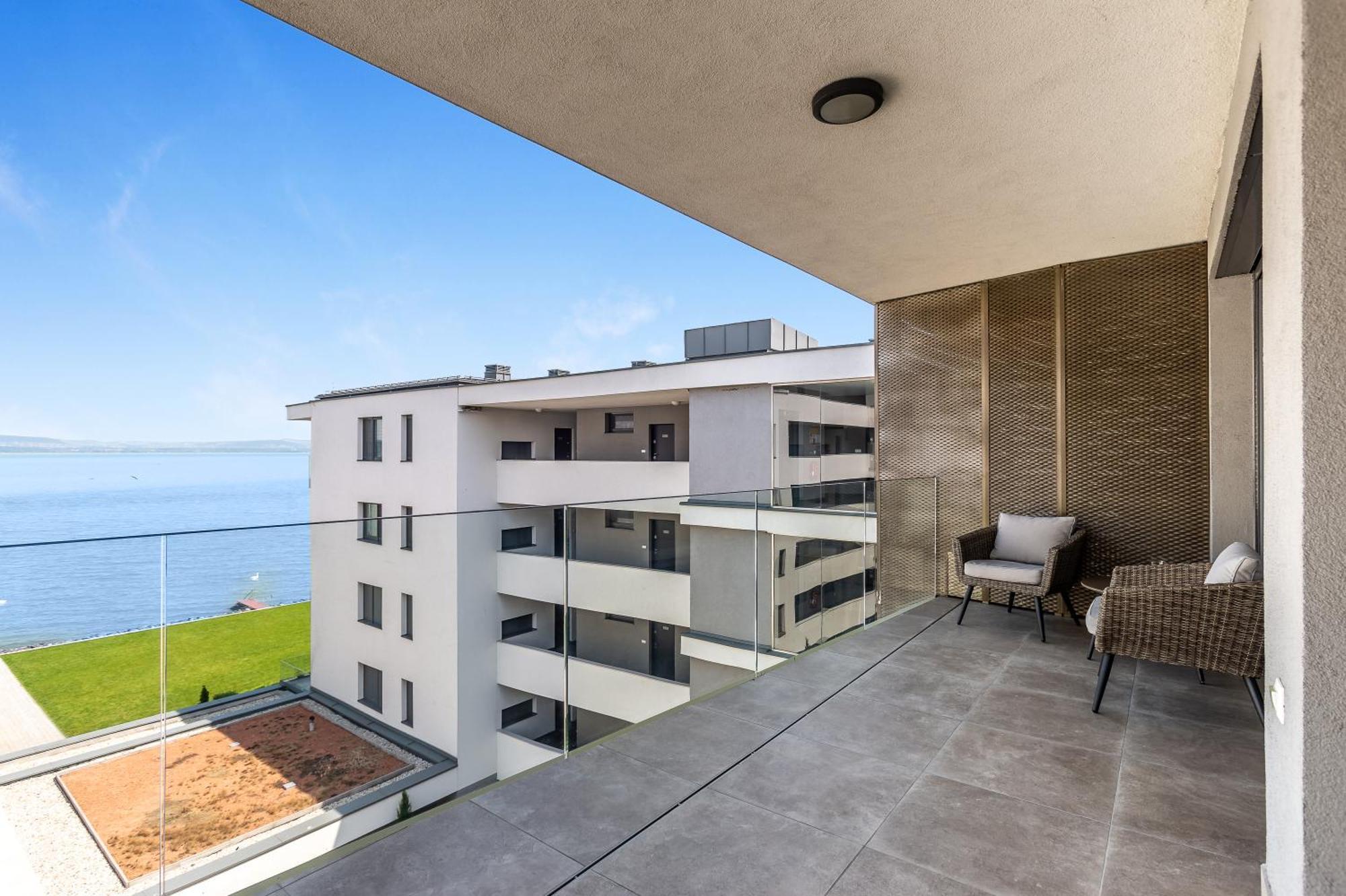 Lake Side Luxury Steps To The Lake Lela - Happy Rentals Balatonlelle Exterior photo