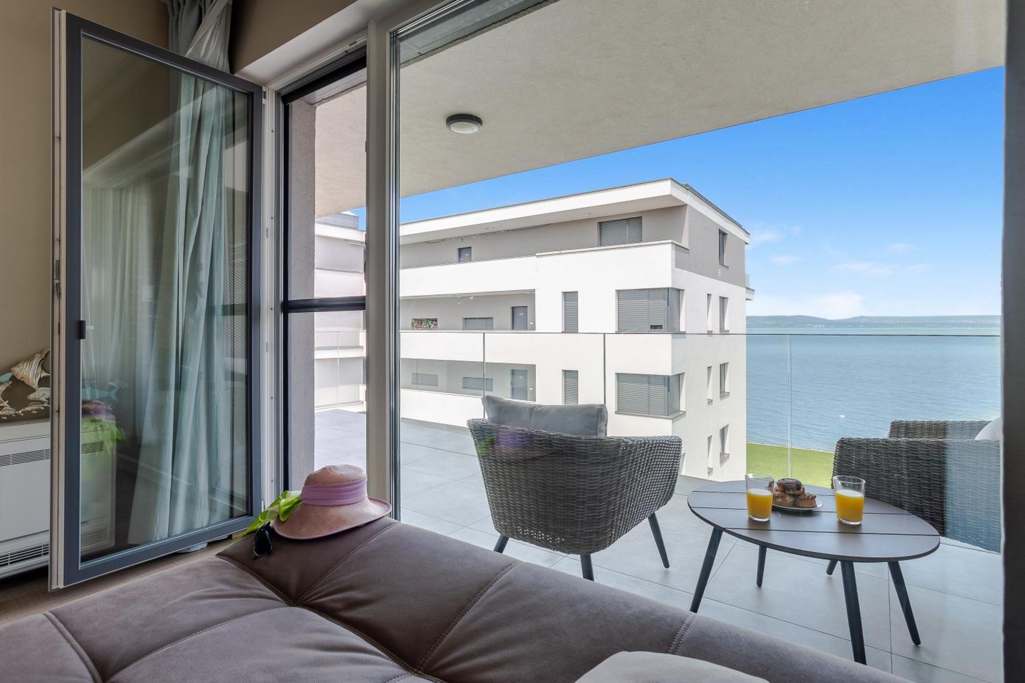 Lake Side Luxury Steps To The Lake Lela - Happy Rentals Balatonlelle Exterior photo